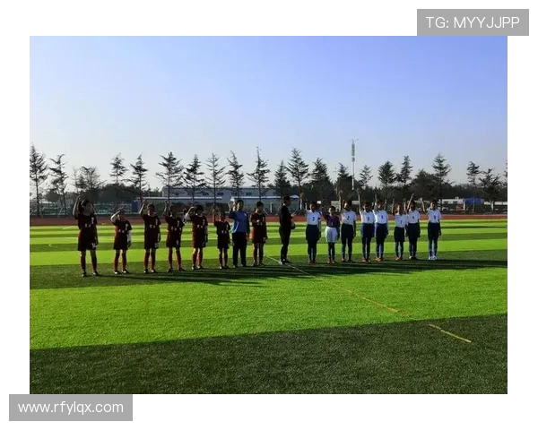 诺梅卡柳力克慕拉精彩对决 战术较量与个人表现精彩纷呈